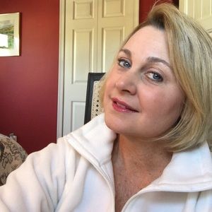 Meet your Posher, Suzanne